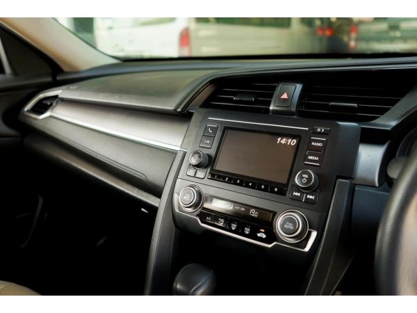 2018 Honda Civic 1.8 FC  E i-VTEC Sedan รูปที่ 5